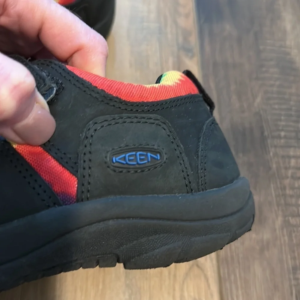 Keen Newport Black/Original Tie Dye Water/Hiking‎ Shoes Sandals Size 5